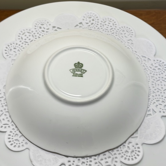 Stunning Rare Aynsley cup and saucer Hand painted Daisy chintz pattern - Picture 4 of 4